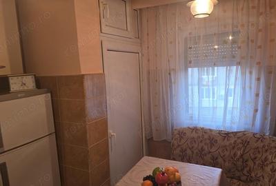 Apartament cu 4 camere decomandat în Micro 15 - 16