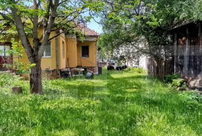 Casă cu 5 camere cu Teren 2100 Mp în Luna - 1