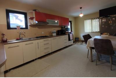 Casă individuală cu 5 camere cu Garaj în Horpaz - 8