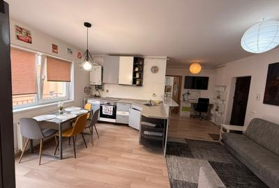 Apartament cu 3 camere semidecomandat, mobilat în Florești - 1