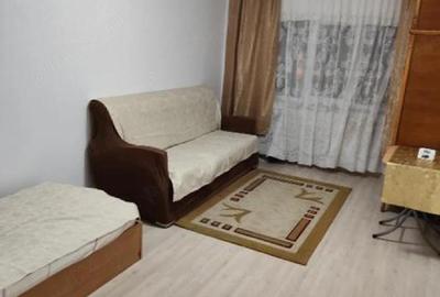 Apartament cu 2 camere decomandat în Km 5 - 4