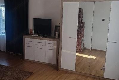 Casă cu Teren 2100 Mp în Sărățeni - 1