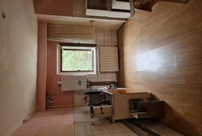 De Vanzare Apartament 3 Camere - 2