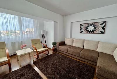 Apartament cu 3 camere pe 13 Decembrie