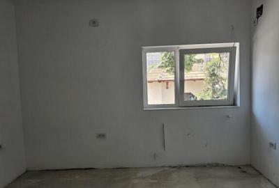 Casă cu 5 camere cu Canalizare în Tomis I - 11