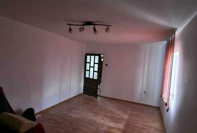 Casă cu 3 camere în Perișoru - 6