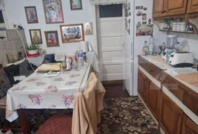 Casa in inima Rasnovului , 5 camere teren 400 mp individuala - 10