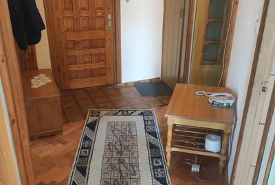 Apartament cu 3 camere semidecomandat în Central - 1