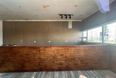 Spațiu comercial, de 120 mp, în Apărătorii Patriei - 4