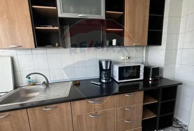 Apartament cu 3 camere decomandat în Sărari - 12
