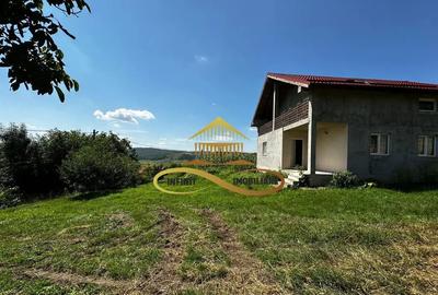 Casă cu 3 camere cu Canalizare în Secuieni - 2