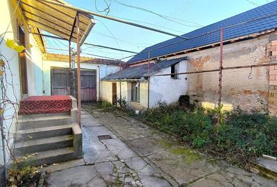 Casă cu 3 camere cu Teren 1418 Mp în Brateiu - 14