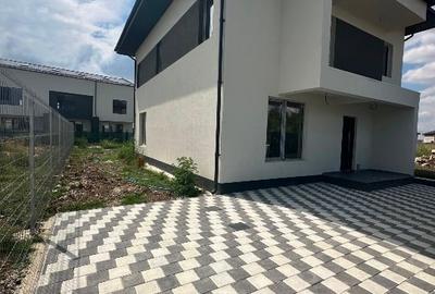 Casa  de vânzare în Otopeni - 3