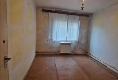 Apartament 4 camere decomandat, etaj 2, CT - Rovine - 2