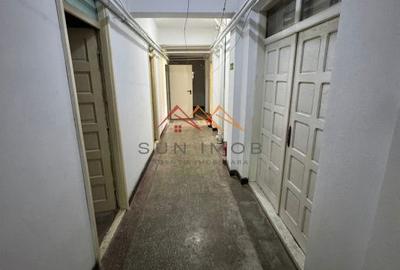 Spațiu comercial, de 1,500 mp, în Central - 1