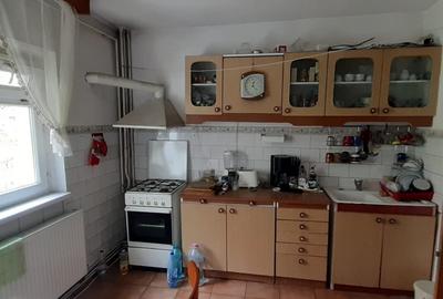 Apartament 2 camere cu centrala proprie bloc 1990 Apartament 2 camere cu centrala proprie bloc 1990 - 4