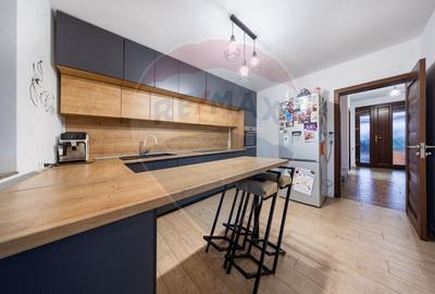 Casă cu 5 camere cu Teren 500 Mp în Sânpetru - 2