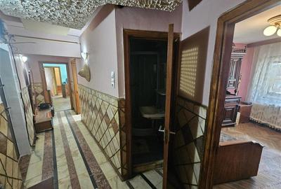 Apartament cu 4 camere semidecomandat, mobilat în Micro II - 11