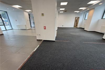 Spațiu comercial, de 150 mp, în Central - 4