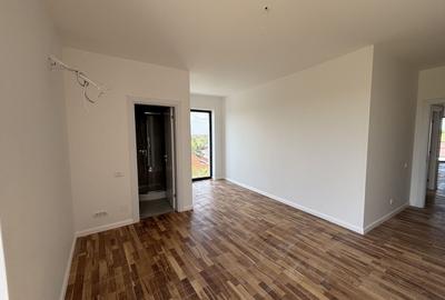 Apartament cu 4 camere decomandat în Pipera - 15