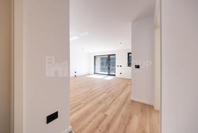 Apartament cu 2 camere semidecomandat în Tractorul - 11