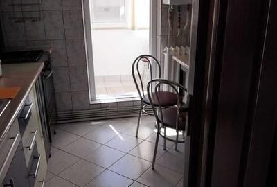 Apartament cu 3 camere - zona centru - Tg Cucu - 4