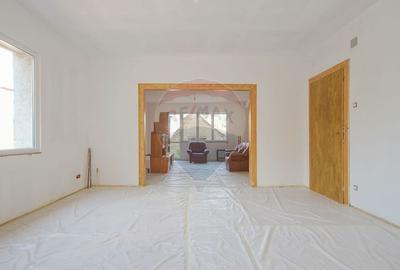 Apartament cu 3 camere de vanzare in zona Brasovul Vechi