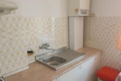 Apartament cu 2 camere semidecomandat în Tractorul - 6