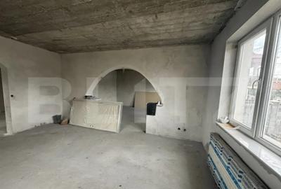 Casă cu 5 camere cu Teren 780 Mp în Botizului - 9