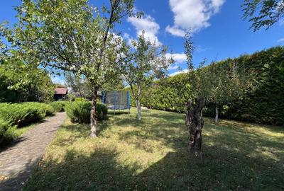 Casă cu 6 camere cu Teren 1600 Mp în Central