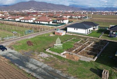 Casa la ro?u 242 Mp Utili / Sat Sasar - 1