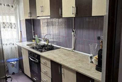 Apartament cu 4 camere decomandat în Central - 2