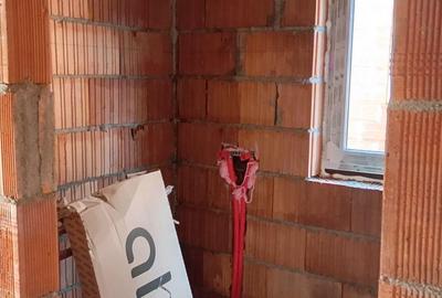 Casă cu 4 camere cu Teren 325 Mp în Ghiroda - 3