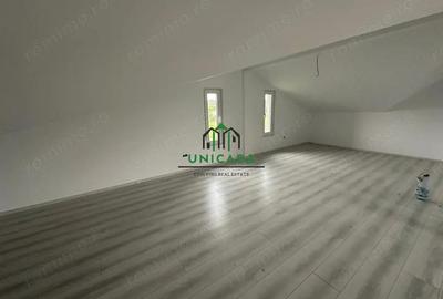 Casă cu Teren 2000 Mp în Români - 10