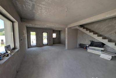 Casă cu 5 camere cu Teren 200 Mp în Florești - 15