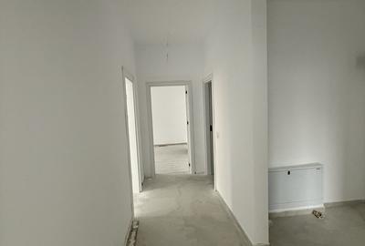 Apartament cu 3 camere decomandat în Theodor Pallady