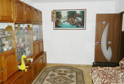 Apartament cu 2 camere decomandat în Cernatu - 2