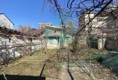 Casă individuală cu 7 camere cu Canalizare în Titulescu - 1