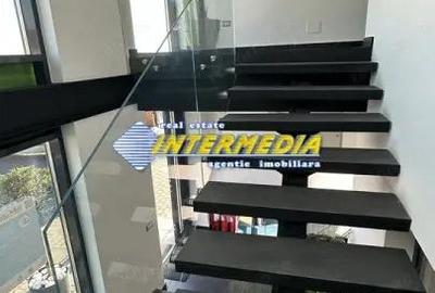 Spațiu comercial, de 1,000 mp, în Central