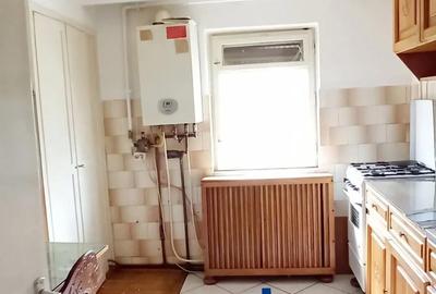 Apartament cu 3 camere semidecomandat în Micro 16 - 2