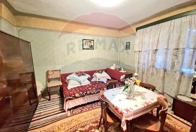 Casa / Vila cu 4 camere in Scaesti , Teren - 900 mp - 3