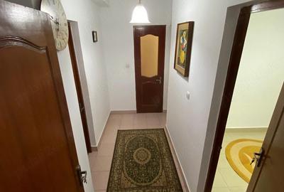 Spațiu comercial, de 210 mp, în Central - 8