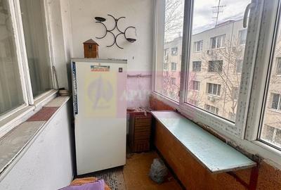 Apartament cu 3 camere semidecomandat în Rahova - 6