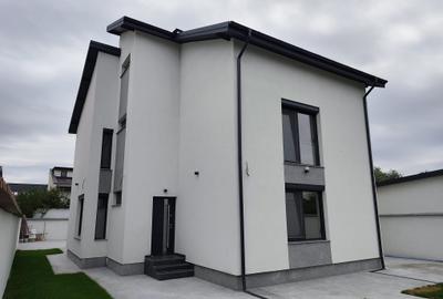 FARA COMISIOANE in Mogosoaia casa regim P+1+M gata finisata utilitati curent 380 - 5