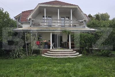 Casa 5 camere , 300 mp;  Teren - 2000 mp . Viile Satu Mare - 1