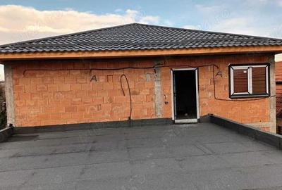 Casă cu Teren 800 Mp în Central - 1