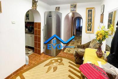 Apartament cu 3 camere, decomandat, parter, zona Frumoasa , - 2