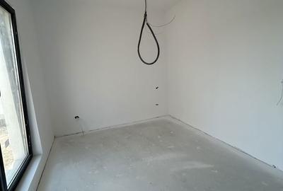 Casă cu 3 camere în Berceni - 1