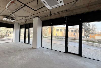 Spațiu comercial, de 65 mp, în Central - 3