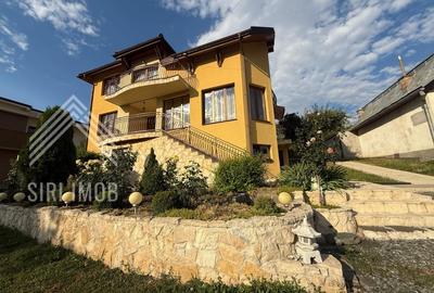 Casa individuala in Borhanci: curte, terase, semineu si vedere panoramica